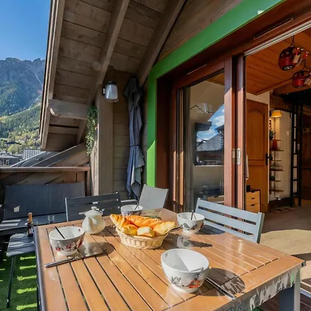 Apartment Mont Blanc View, Sauna & Pool Chamonix